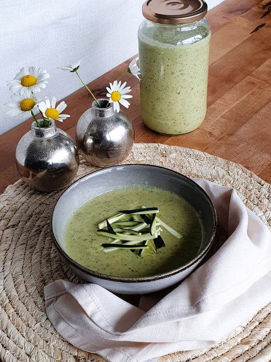 Verwöhnende Bio Zucchini-Mandel-Suppe, 960 g
